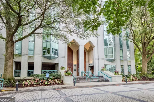 Atlanta, GA 30305,2870 Pharr CT #2902