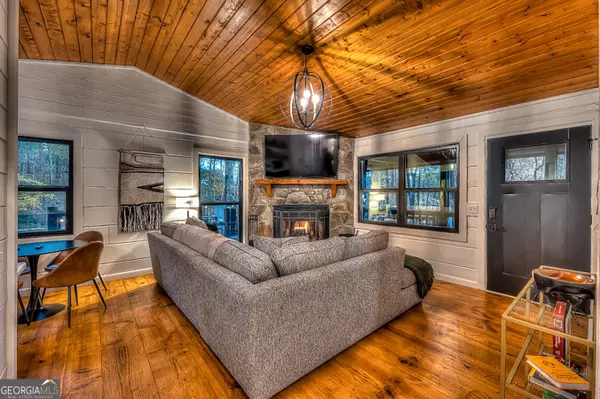 Blue Ridge, GA 30513,226 Lakeside DR