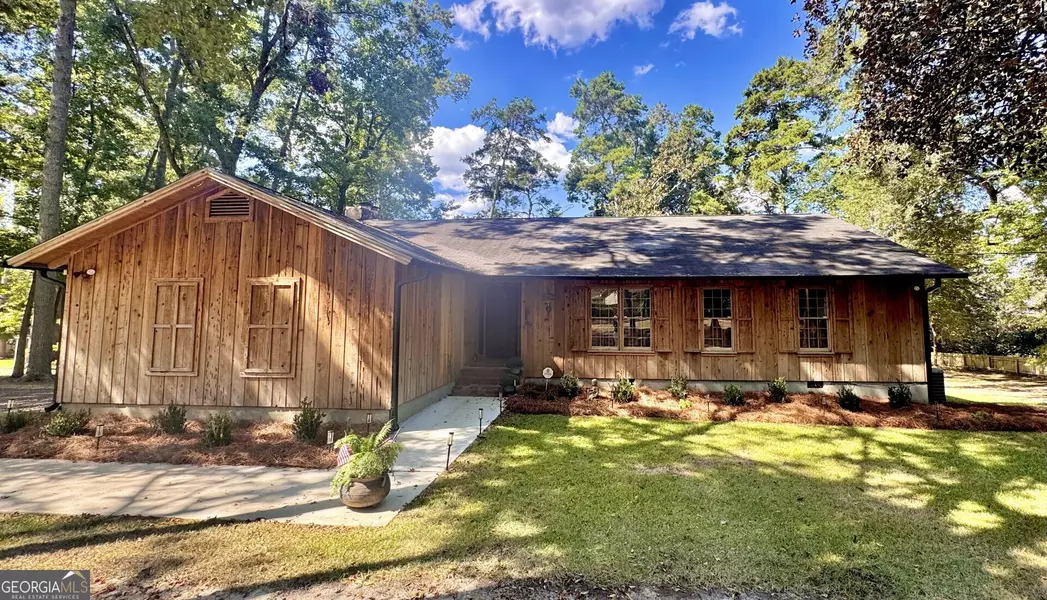 289 Lake Trace DR, Thomasville, GA 31757
