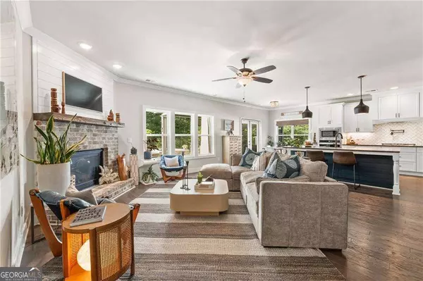 Woodstock, GA 30188,107 Crown LN