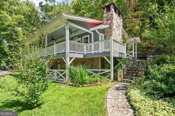 Murphy, NC 28906,270 Hiawassee River RD