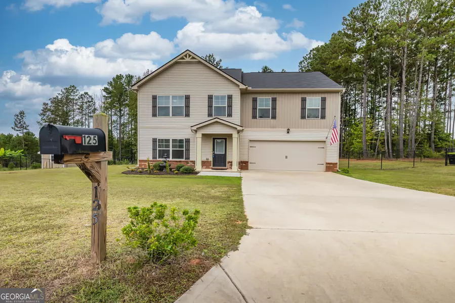 125 S Meadows Ridge DR, Grantville, GA 30220