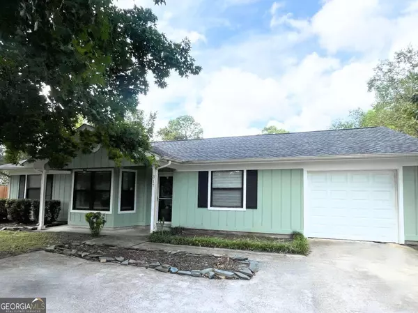 317 Lakeview DR, Kingsland, GA 31548