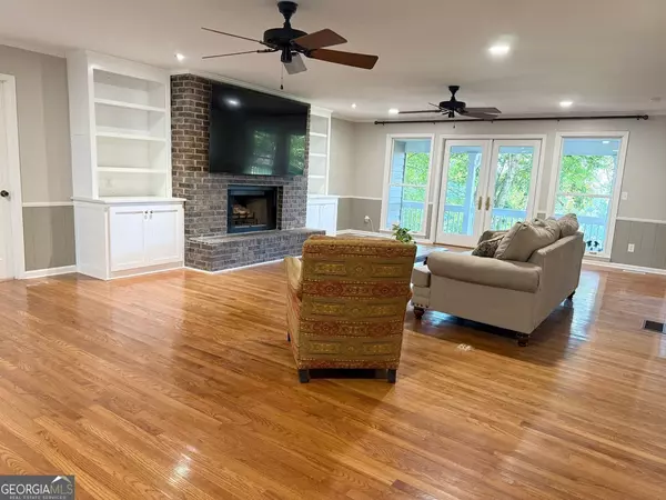 Cornelia, GA 30531,1134 Old Lake Russell RD