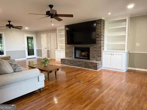 Cornelia, GA 30531,1134 Old Lake Russell RD