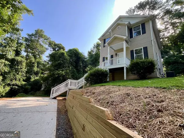 Atlanta, GA 30331,483 Fairlane CIR NW