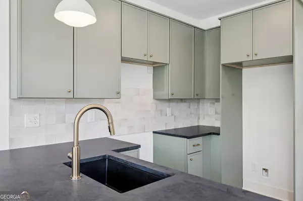 Atlanta, GA 30312,1160 Boulevard SE #13