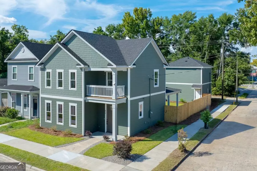 824 E Bolton ST, Savannah, GA 31401