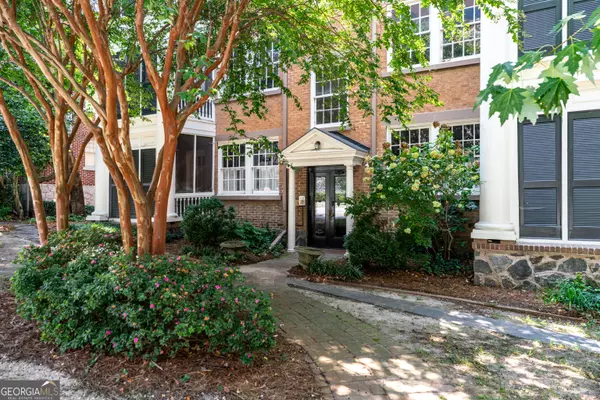 Atlanta, GA 30309,8 Collier RD NW #APT B2