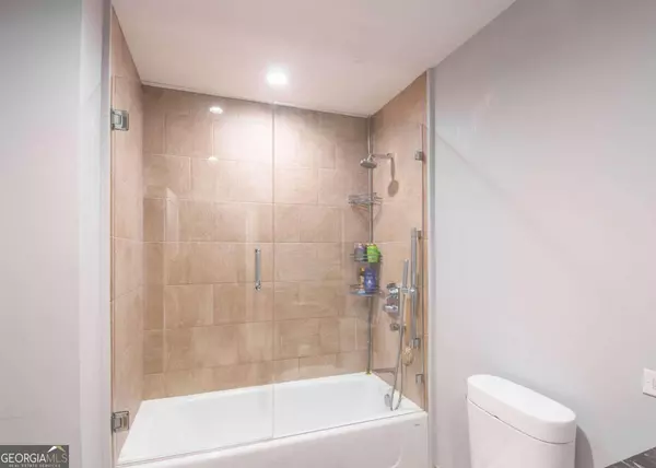 Atlanta, GA 30305,3325 Piedmont RD NE #1609