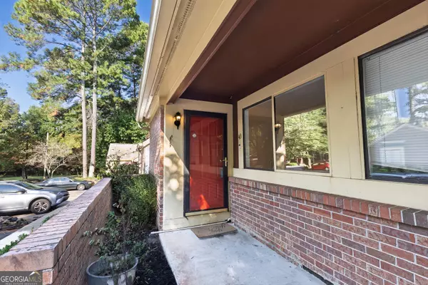 Alpharetta, GA 30005,43 Country Place CT