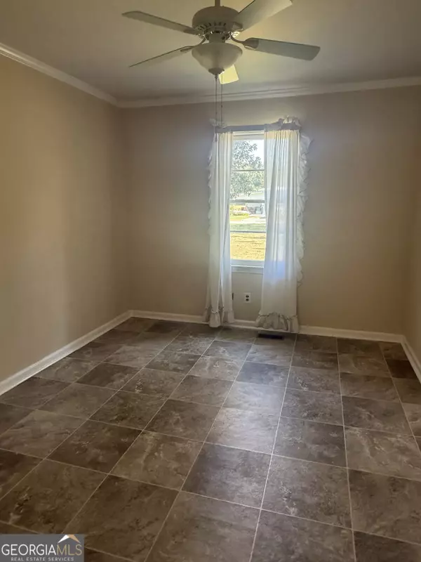Swainsboro, GA 30401,555 Jordan LN