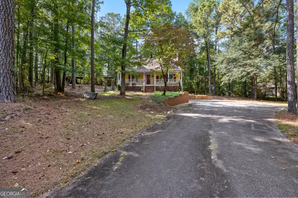 15 Forest PL, Newnan, GA 30263