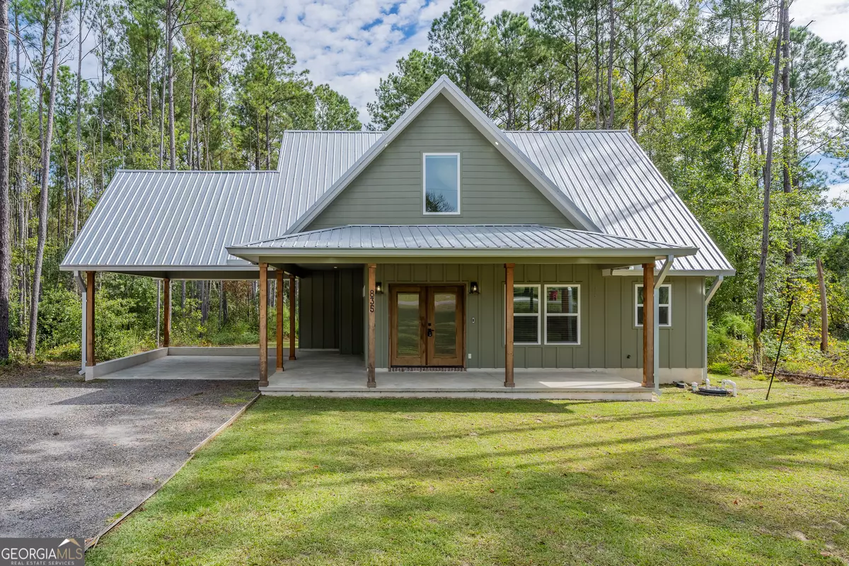 Blackshear, GA 31516,835 Azalea ST