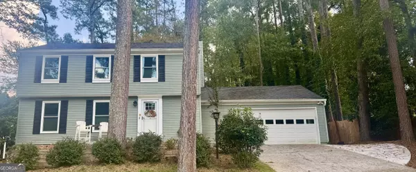 9715 N Pond CIR, Roswell, GA 30076