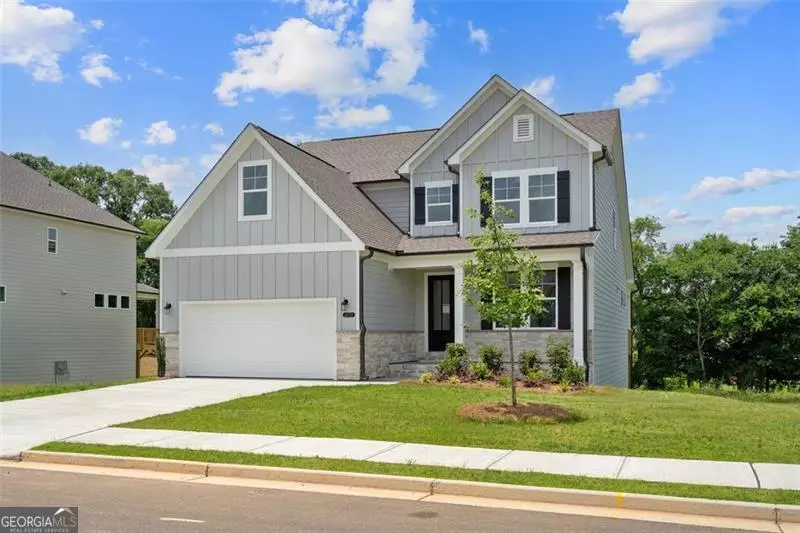 670 Grand Wehunt DR, Hoschton, GA 30548