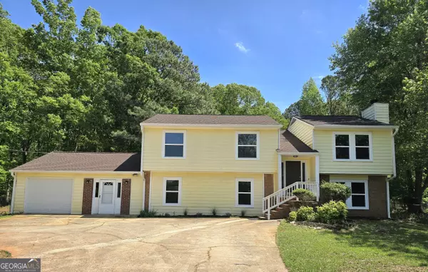 175 Beacon DR, Fayetteville, GA 30215