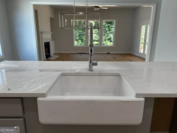 Flowery Branch, GA 30542,5566 Spring ST
