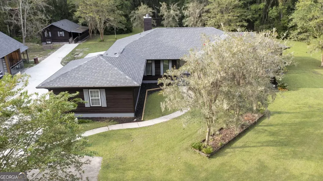 325 White Oak PL, Woodbine, GA 31569