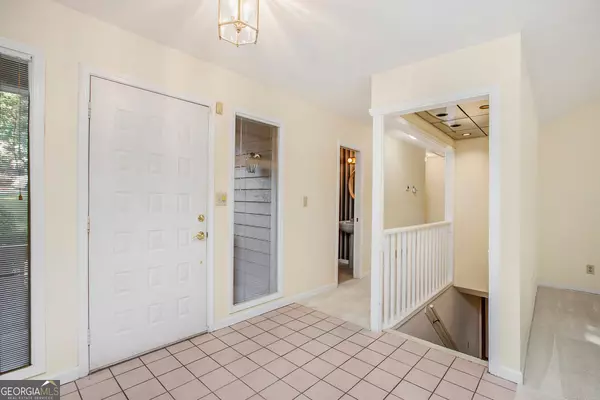 Roswell, GA 30076,70 Foal DR