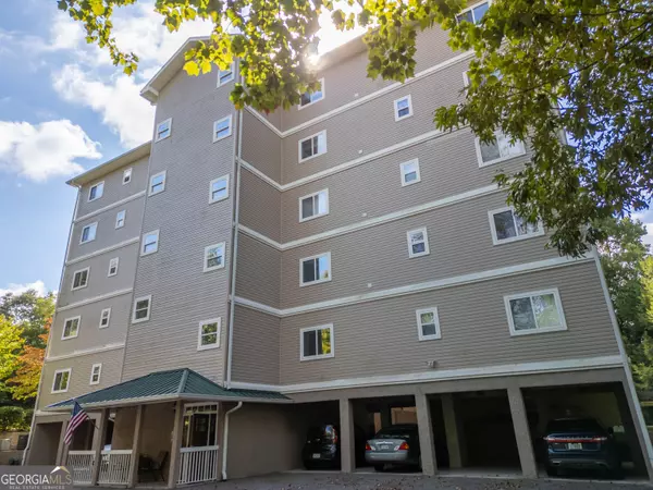 Hiawassee, GA 30546,121 N River ST #3A