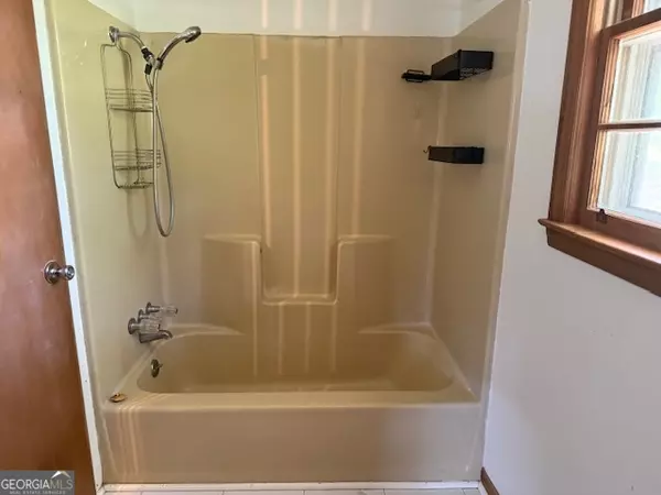 Hartwell, GA 30643,411 Cade ST