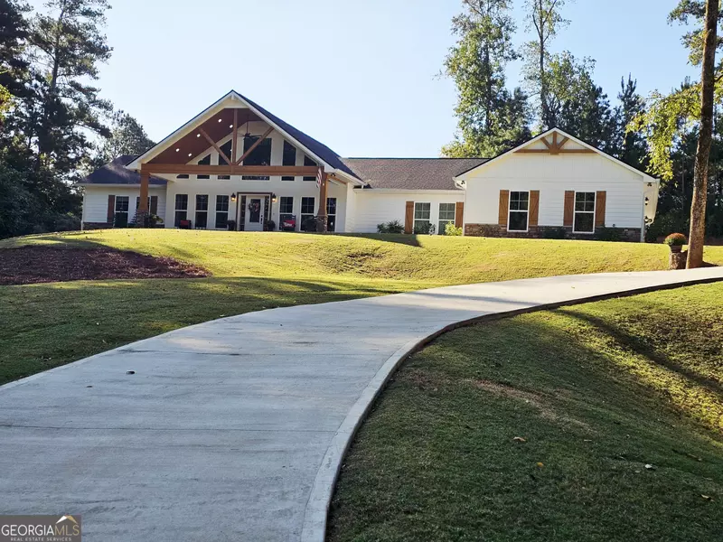 114 Riverbluff DR, Lagrange, GA 30240