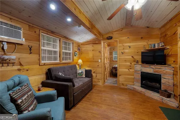 Ellijay, GA 30540,152 33rd ST