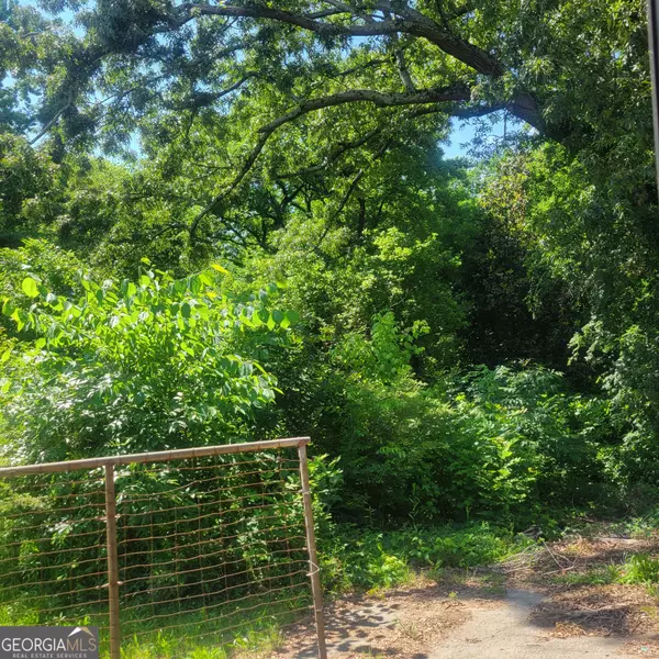 1220 Bolton RD, Atlanta, GA 30331