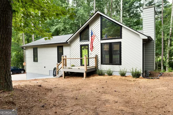 Canton, GA 30115,860 Holly LN