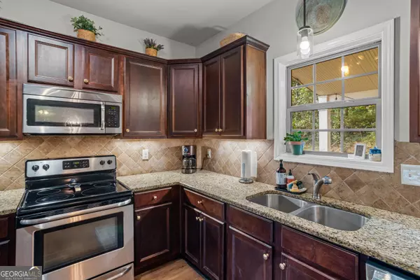 Loganville, GA 30052,906 Maple Creek CT