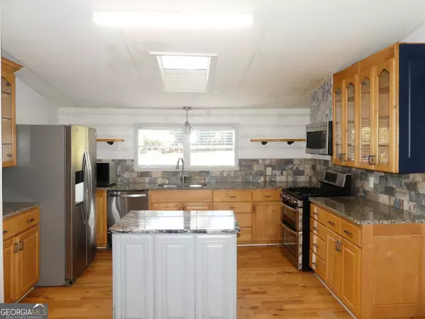 Acworth, GA 30102,7012 Blueberry RDG SE