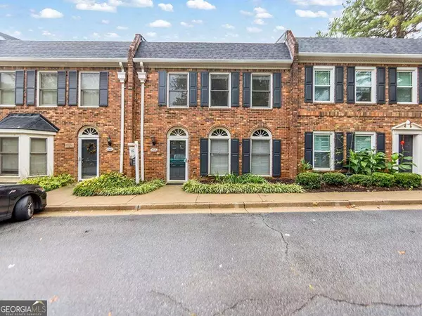 7006 Saint Charles SQ, Roswell, GA 30075