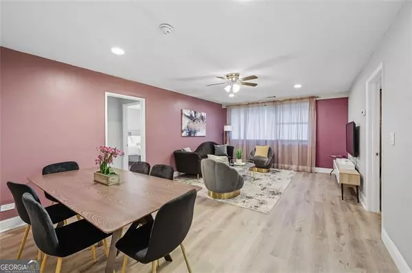 Atlanta, GA 30319,3645 Peachtree RD NE #203