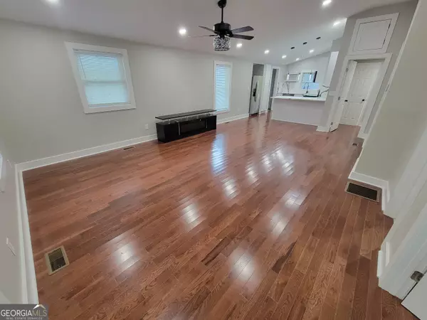 Stone Mountain, GA 30083,768 Fourth ST