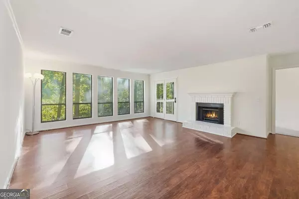 427 Warm Springs CIR, Roswell, GA 30075