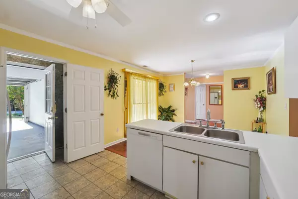 Athens, GA 30605,439 River Chase DR