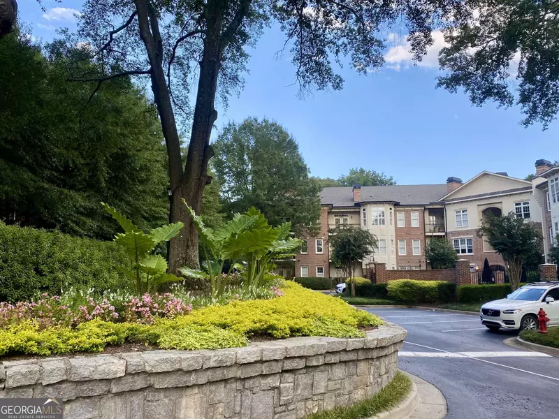 825 Highland LN NE #APT 1111, Atlanta, GA 30306