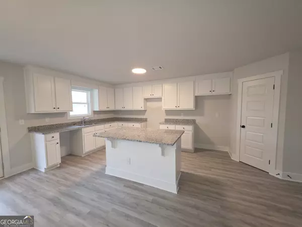 Winder, GA 30680,235 Lake Meadows DR #60