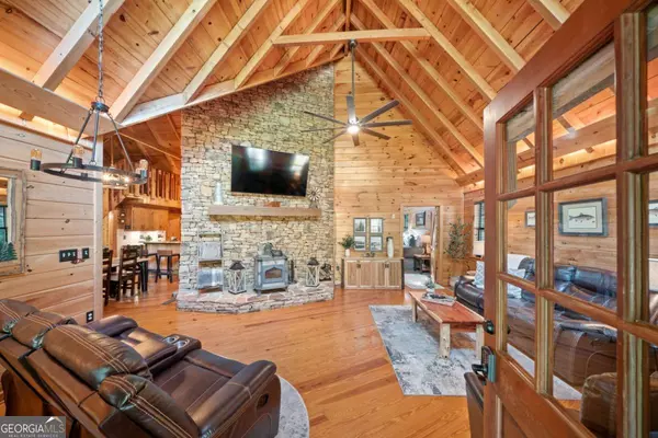 Blue Ridge, GA 30513,136 Bear Lake DR