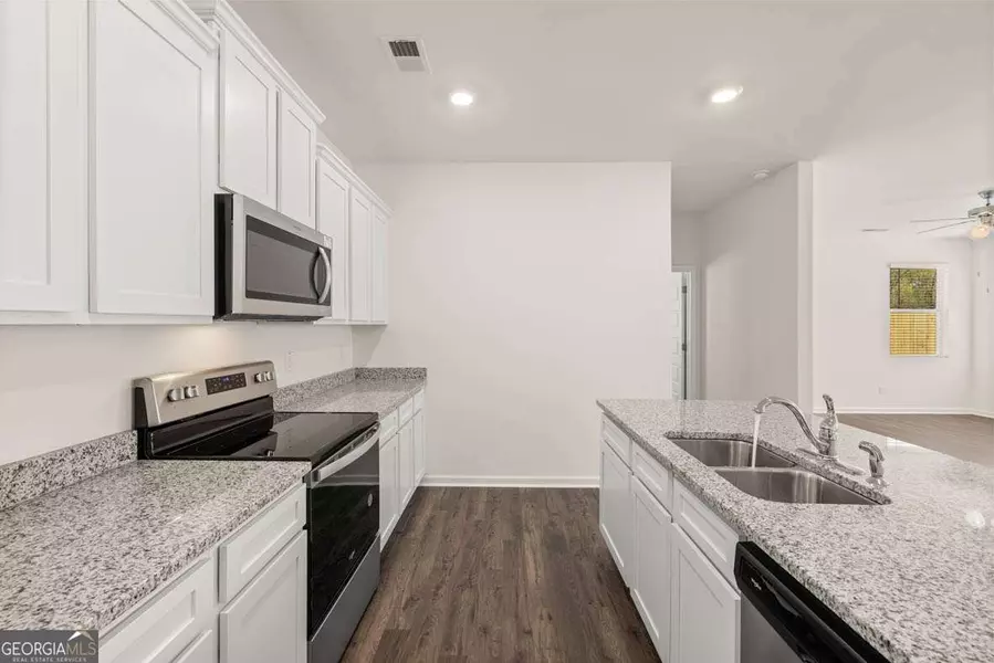 6058 Knickerbocker ST, Mableton, GA 30126