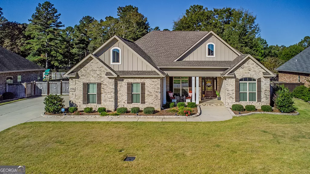 203 Pine Trace LN, Kathleen, GA 31047