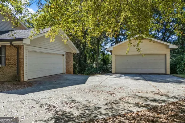 Conyers, GA 30012,584 Oak CT NW