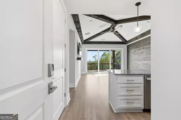 Toccoa, GA 30577,17 Cottage LN #202