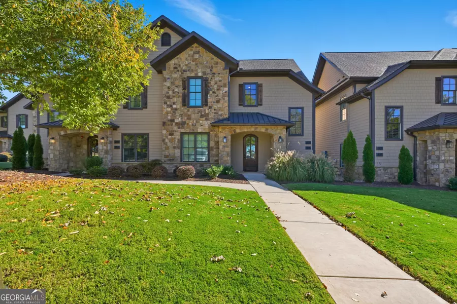 17 Cottage LN #202, Toccoa, GA 30577