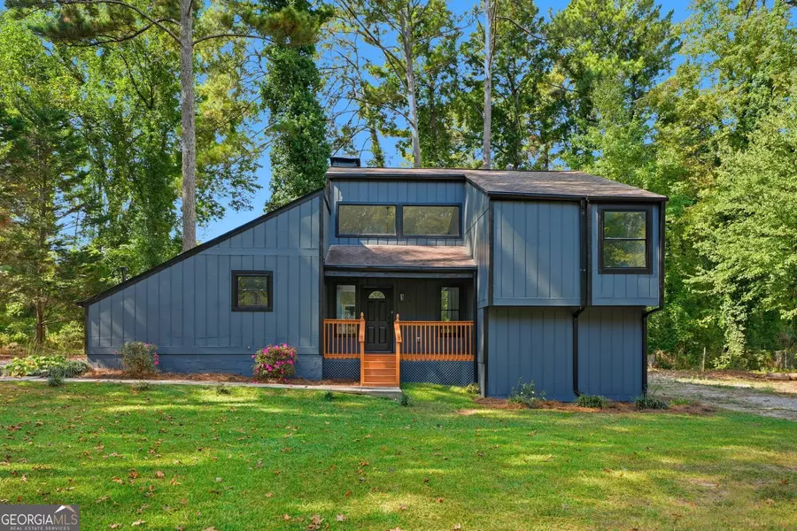 210 Rosewood DR, Fayetteville, GA 30214