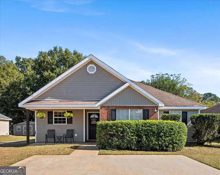 302 Strawbridge LN, Bonaire, GA 31005