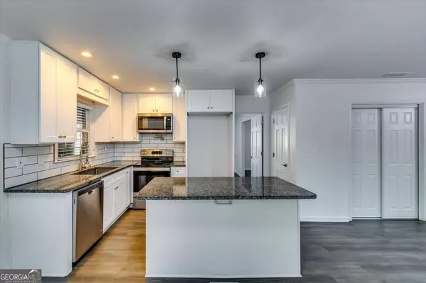 Austell, GA 30106,1943 Arnold DR