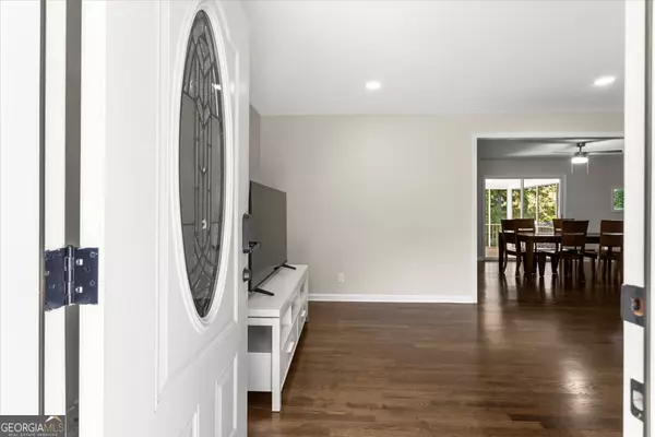 Atlanta, GA 30338,1888 PEELER RD