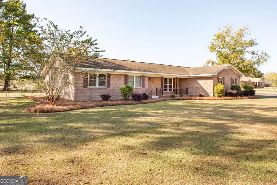 6737 Hacklebarney RD, Blackshear, GA 31516